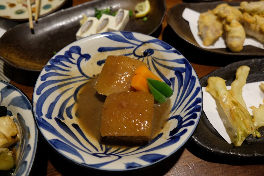 Traditional Okinawan food makes use of kombu, a type of seaweed, and katsuobushi (dried bonito fish) to form a healthy stock.