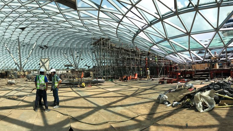 <strong>A great engineering feat: </strong>Jewel is first and foremost a new connector for three of Changi Airport's current four terminals. Its glass facade is made up of more than 9,000 pieces of glass, 18,000 steel beams and 6,000 steel nodes. Each custom-made glass panel has a unique size and shape. 