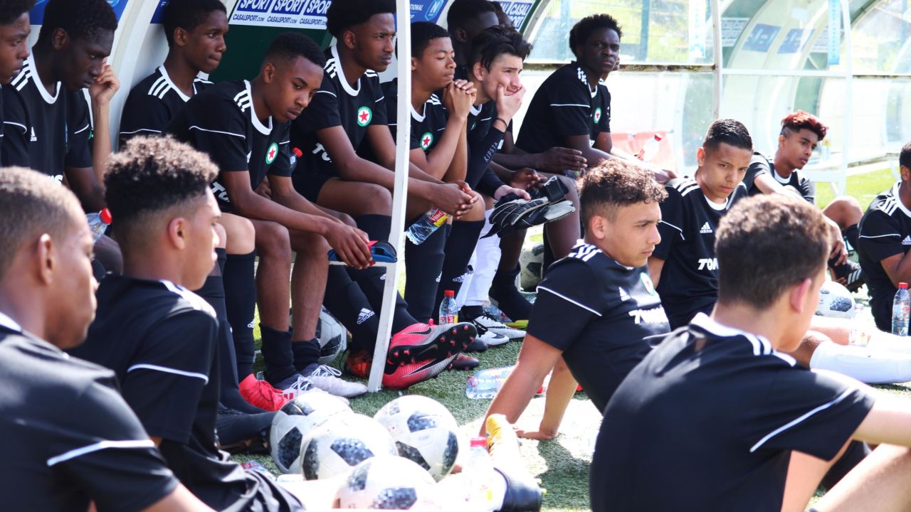 Players using the Tonsser app take part in a trial with Red Star Paris.