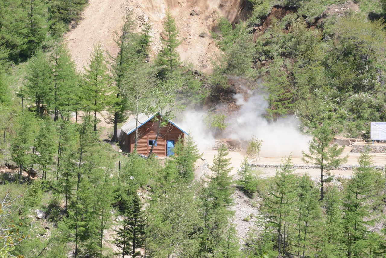 Detonation of entrance to tunnel 2 and the observation building next to it.