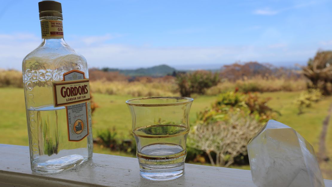 The shot of gin the Hills left for Pele