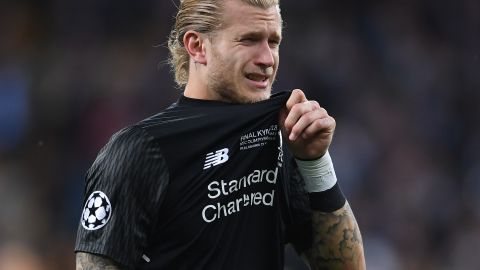 Loris Karius of Liverpool breaks down in tears after his goalkeeping errors led to his team's 3-1 defeat to Real Madrid in the Champions Leauge final. 