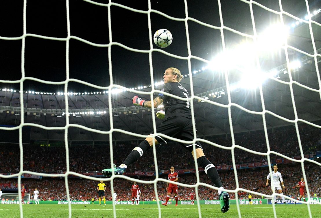  Karius of Liverpool watches the ball cross the line as he concedes for the third time. 