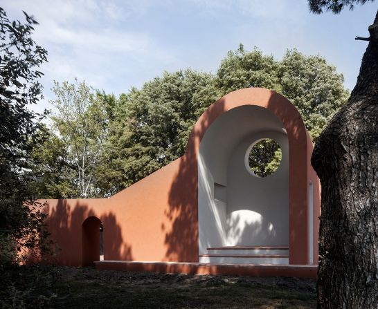 The Vatican commissioned <a href="https://www.trupilariante.com/style/article/finland-mind-building-libraries-venice-biennale/">10 chapels</a> by internationally renowned architects, including this one from Ricardo Flores and Eva Prats. They've been installed on in the wooded garden behind a church on the island of San Giorgio Maggiore.