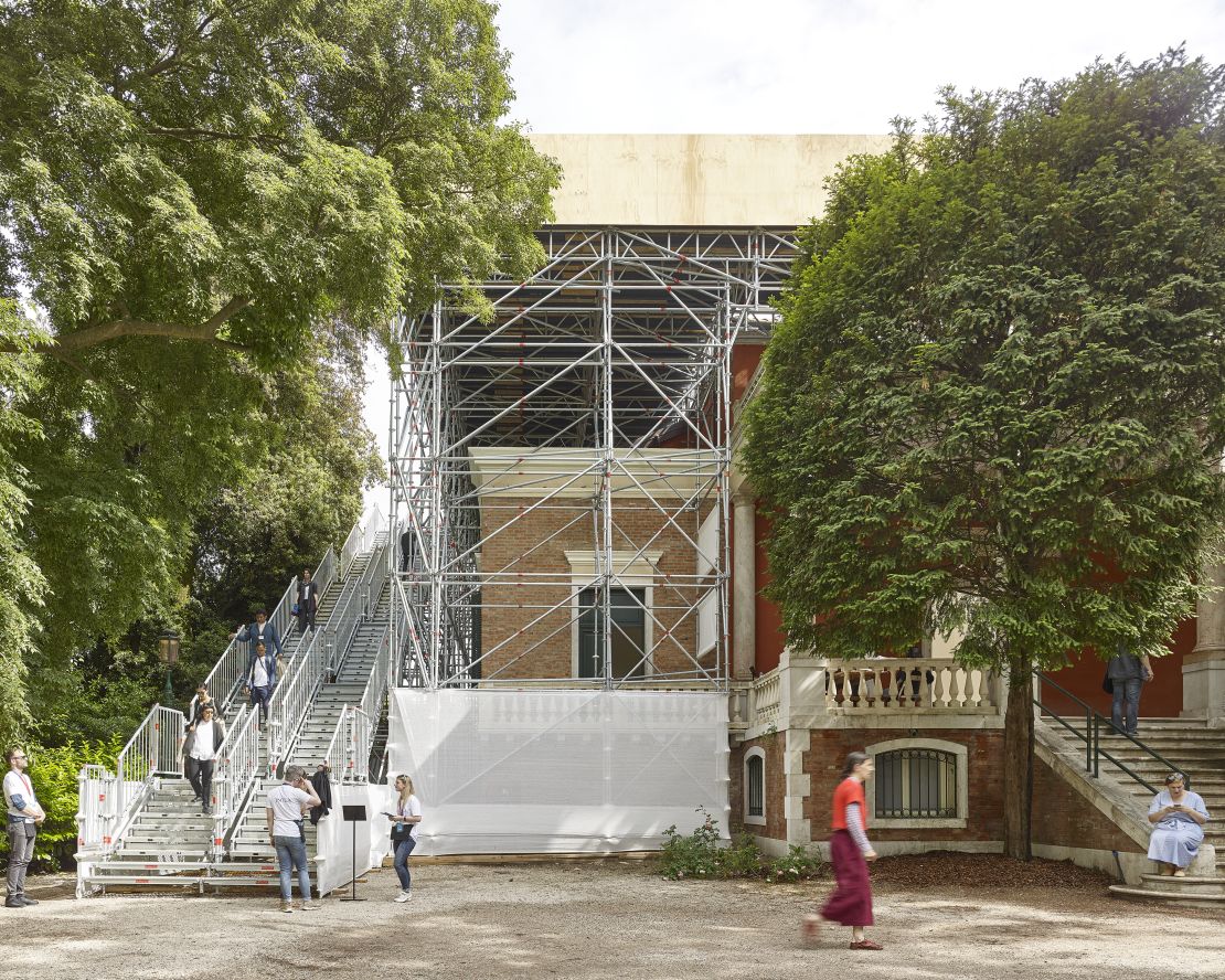 The inside of the British Pavilion is empty at this year's Venice Biennale. The focus is instead on a platform on the building's rooftop, which is open to all. 