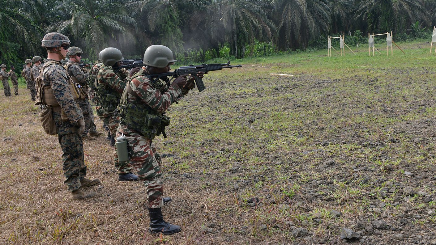 US Marines assigned to Special Purpose Marine Air-Ground Task Force-Crisis Response-Africa ground combat element trained with the Cameroon Marines in infantry tactics at a training site in Cameroon, Feb. 13, 2018. SPMAGTF-CR-AF is deployed to conduct theater-security operations in Europe and Africa. (US Marine Corps photo by Gunnery Sgt. Rebekka S. Heite/Released)
