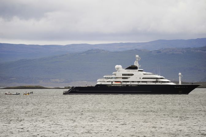 Microsoft co-founder Paul Allen built Octopus in 2003<a href="index.php?page=&url=http%3A%2F%2Fwww.businessinsider.com%2Fcrazy-facts-about-paul-allens-superyacht-2015-5%3FIR%3DT" target="_blank" target="_blank"> for a reported $200 million. </a>Allen regularly lends the ship to exploration and scientific research projects and for rescue missions.