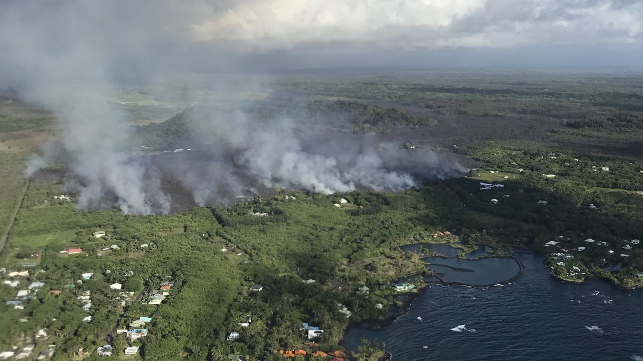 This photo from USGS shows the flowfront, which was active and spreading.