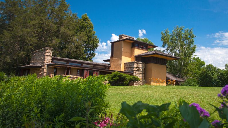 <strong>Taliesin:</strong> Welsh for "shining brow," this was Wright's home base in his native Wisconsin.