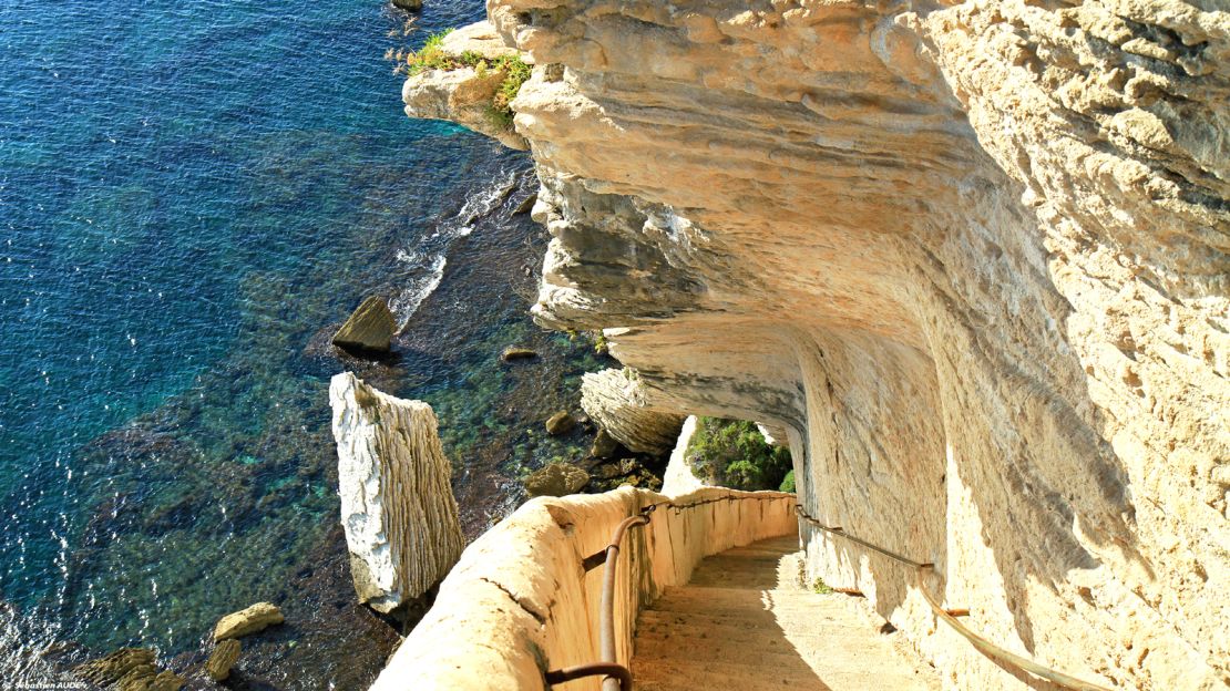 The Staircase of King Aragon Alfonso V is said to have been contructed in just one day.