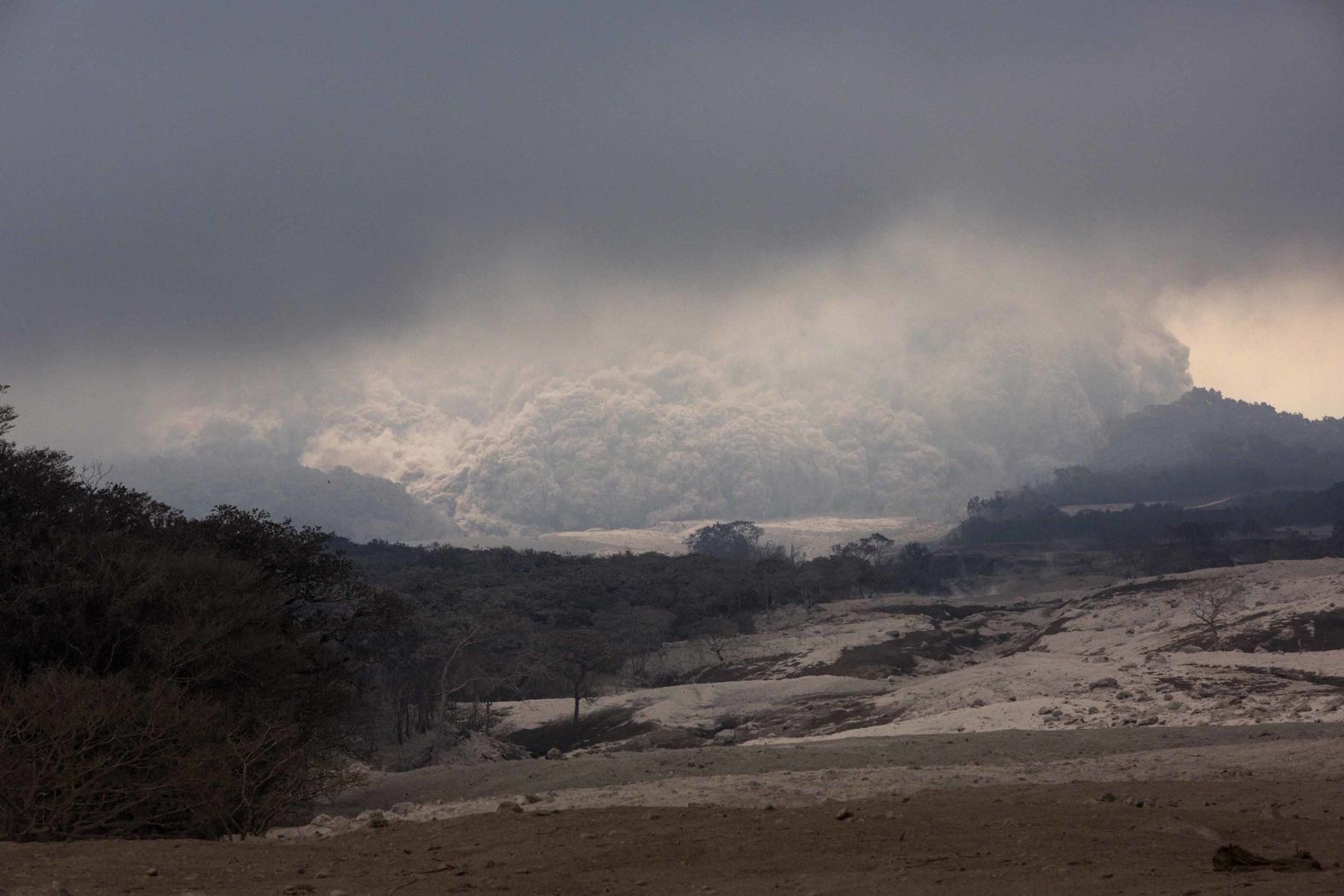 An ash cloud advances on Tuesday, June 5.