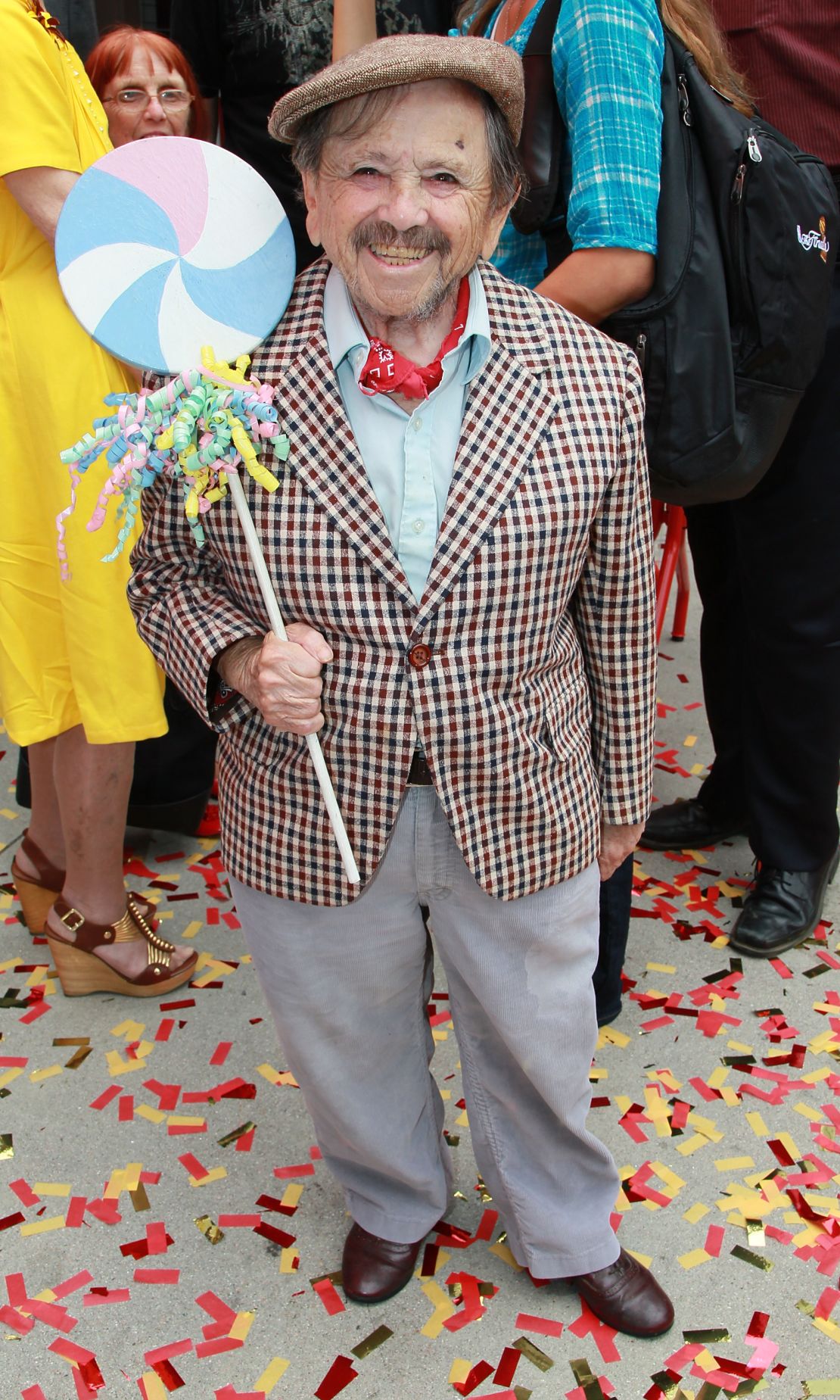 Jerry Maren, the last surviving munchkin from 'The Wizard of Oz,' dies at  98