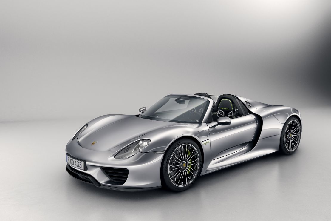 The 918 Spyder went on to break the seven-minute mark at the Nürburgring race course