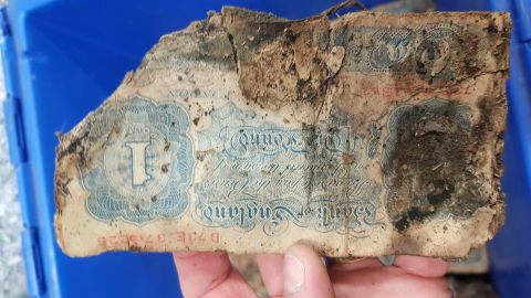 Builders stumbled upon a cache of wartime bills with a face value of £30,000 in the seaside city of Brighton in the UK. 