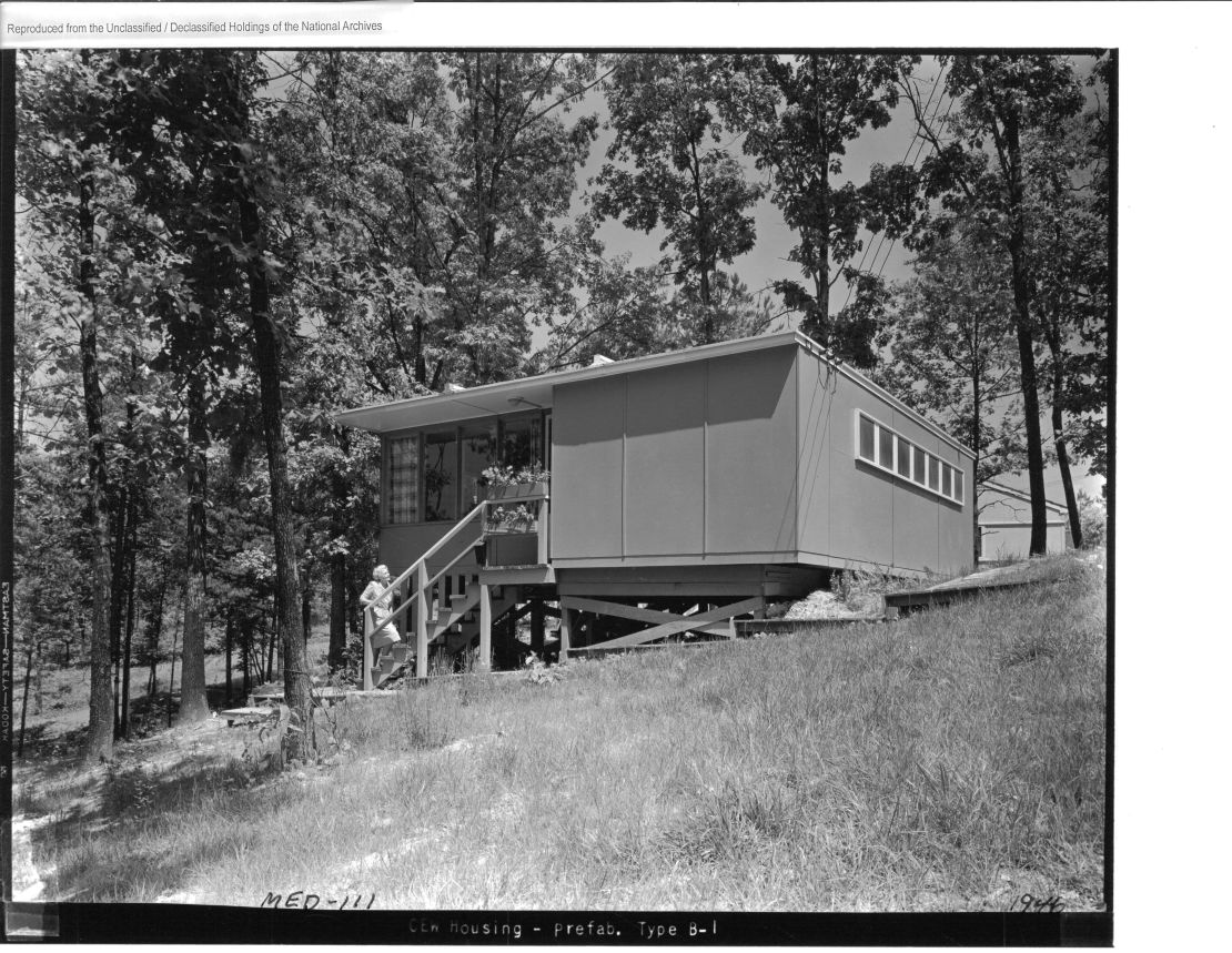 One of the most common houses in Oak Ridge was the B-1 model, commonly known as the Flat Top.