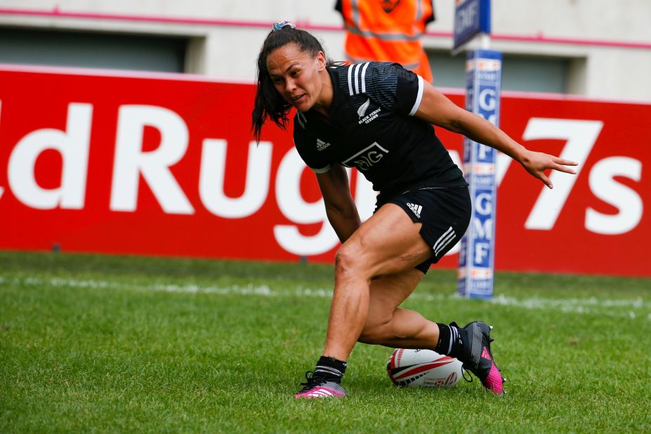 Portia Woodman bagged two tries in the Paris final, which ended 33-7 in favor of the Black Ferns. Despite three tournament wins, however, they couldn't defend their championship title.  