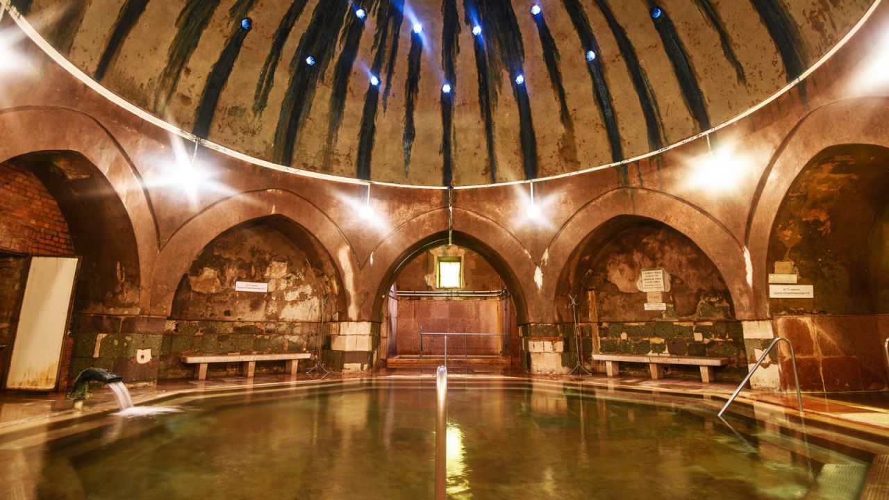 <strong>Király Baths:</strong> One of the oldest spas in the city, Király Baths features a magnificent cupola-topped pool, a thermal pool, massage rooms, a sauna and steam room as well as a recently added Finnish sauna complete with a cold plunge pool