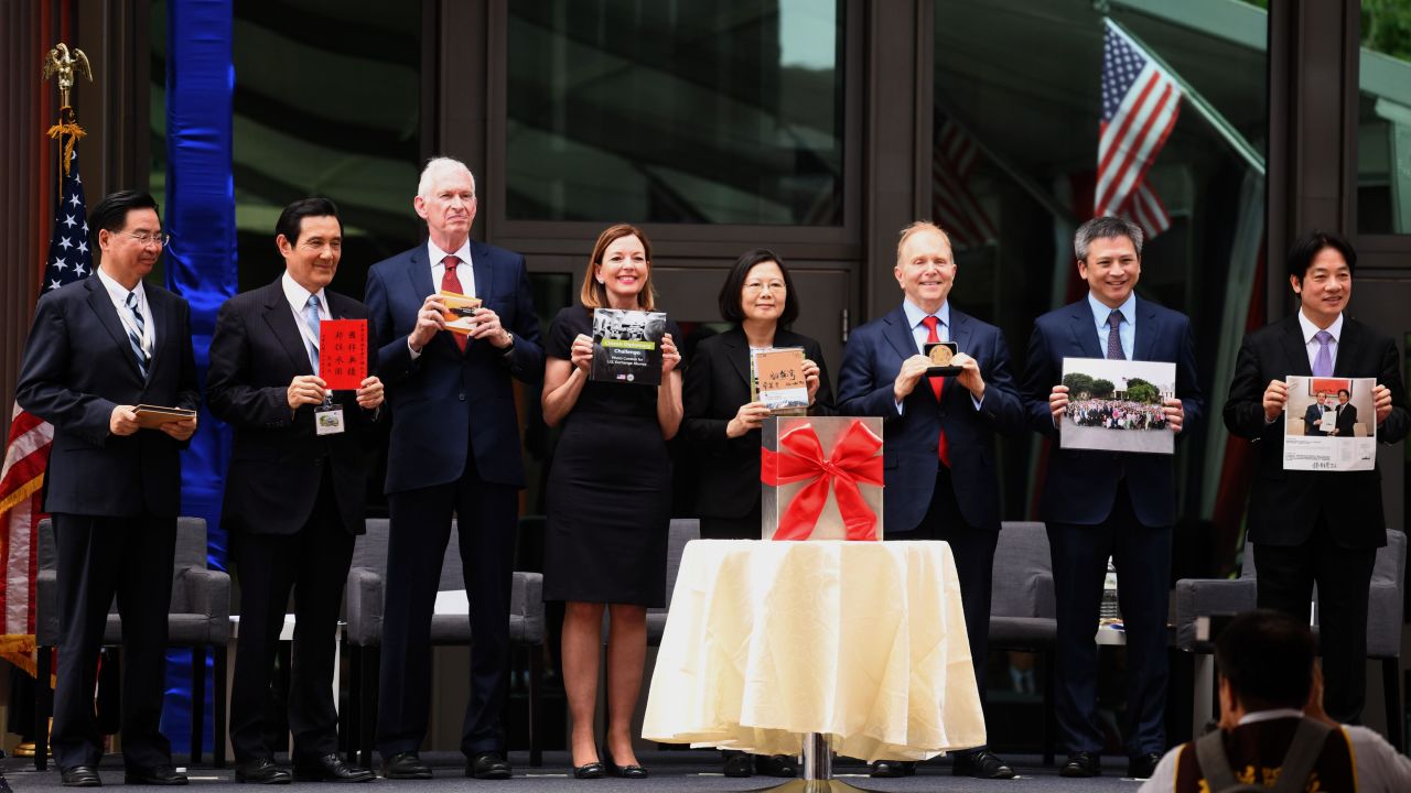 (L-R) Taiwanese Foreign Minister Joseph Wu, former Taiwanese President Ma Ying-jeou, chairman of the American Insitute in Taiwan (AIT) James Moriarty, US assistant Secretary of State for Education and Culture Affairs Marie Royce, Taiwanese President Tsai Ing-wen, Overseas Buildings Office Principal Deputy Director Ambassador William Moser and AIT Director Kin Moy pose for a picture during AIT the opening ceremony, Tuesday.