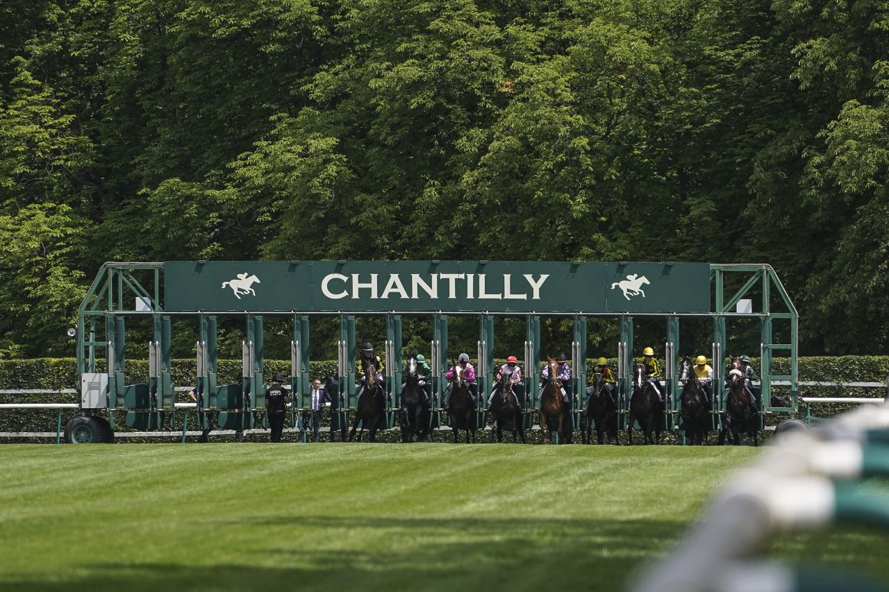 Chantilly was used for horse racing scenes in the 1985 James Bond film "A View to a Kill," featuring Max Zorin (Christopher Walken) as the evil villain.