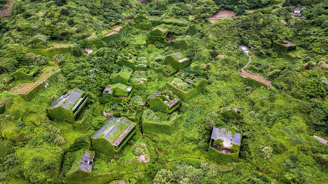 <strong>Viewing platform: </strong>A new viewing platform opened in 2017, offering an overview of the village from afar (for a ticket price of $3).