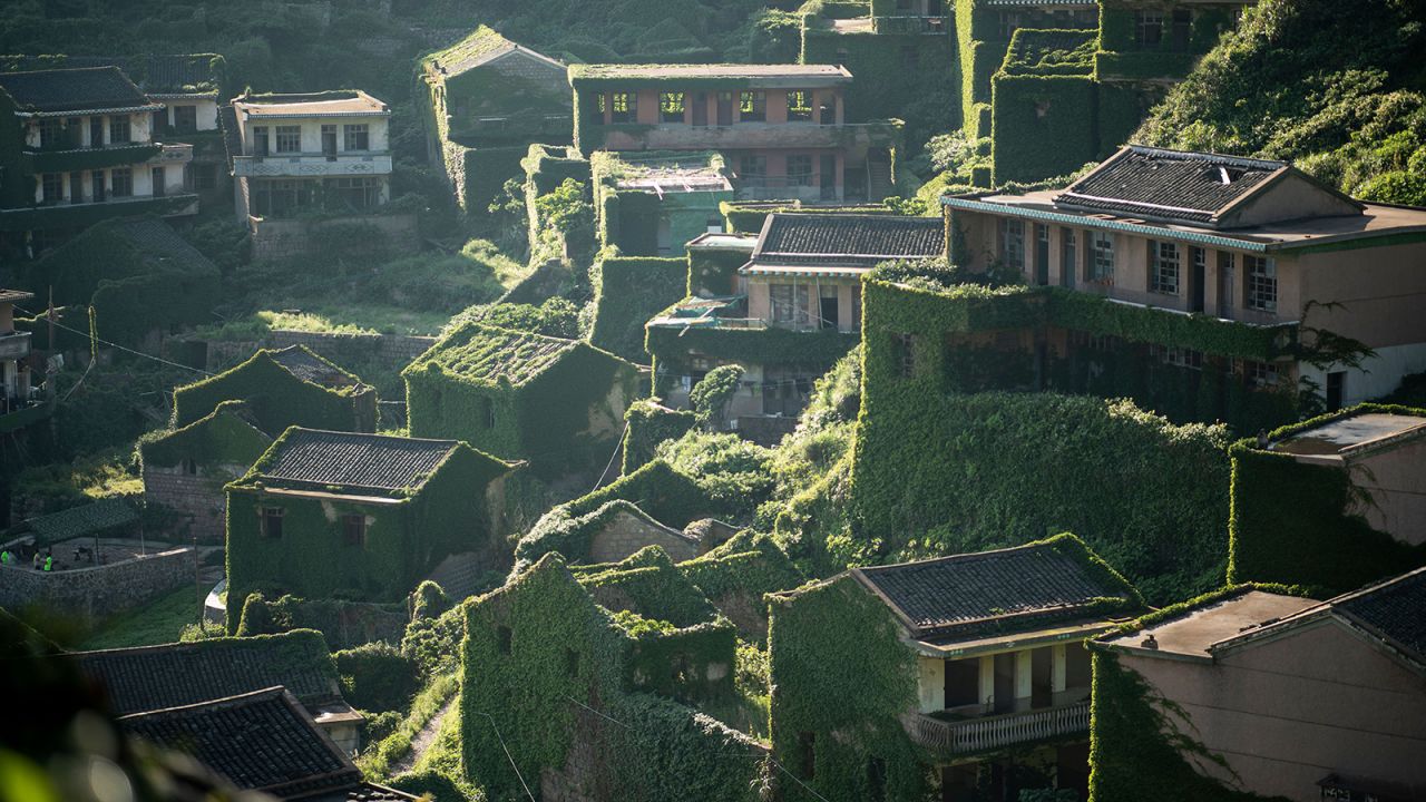 Houtouwan, China's ghost village swallowed by nature | CNN