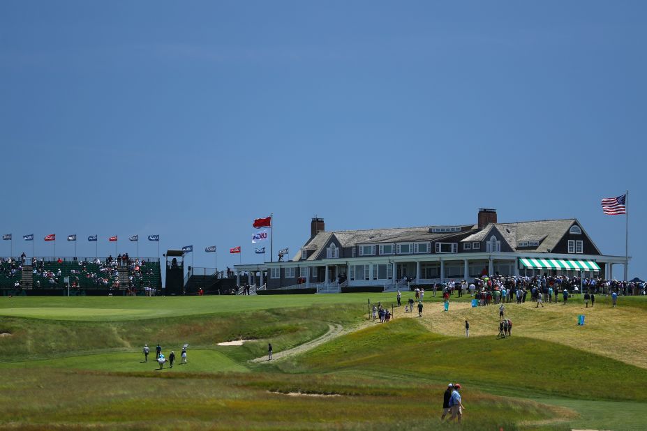 <strong>Day one:</strong> A stiff breeze and the savage Shinnecock Hills course on Long Island shredded the nerves and the hopes of some of golf's top stars on day one of the US Open. 