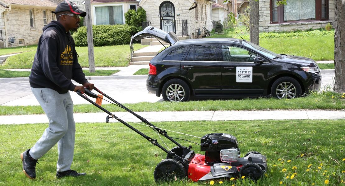 A man is traveling to all 50 states mowing lawns for the elderly, disabled,  single moms and vets for free | CNN