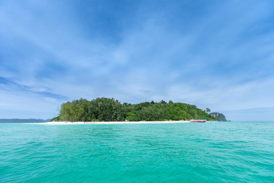 <strong>Koh Pai:</strong> The resort can arrange private boat tours of the surrounding islands and waters.  