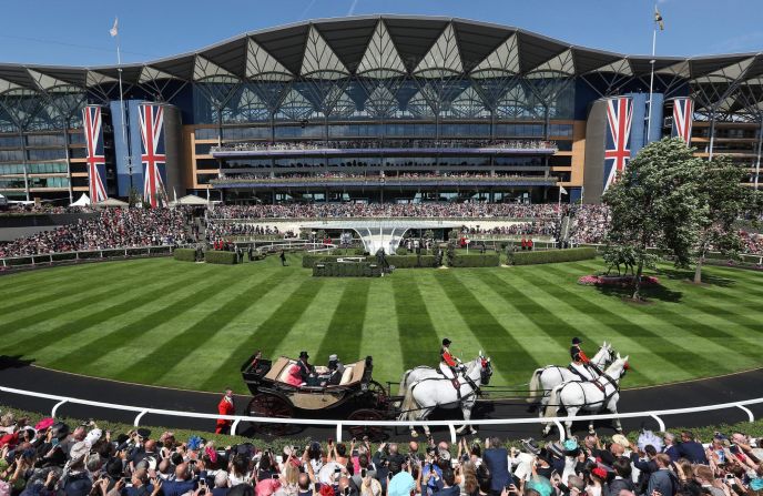 The Queen, who has been going to Royal Ascot since 1945, chose pink for Ladies' Day Thursday.
