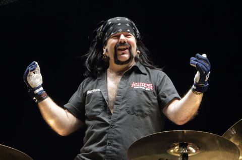 <a href="https://www.cnn.com/2018/06/23/entertainment/pantera-vinnie-paul-dead/index.html" target="_blank">Vinnie Paul</a>, drummer and founding member of the metal band Pantera, died at the age of 54, the band announced on Facebook on June 22.