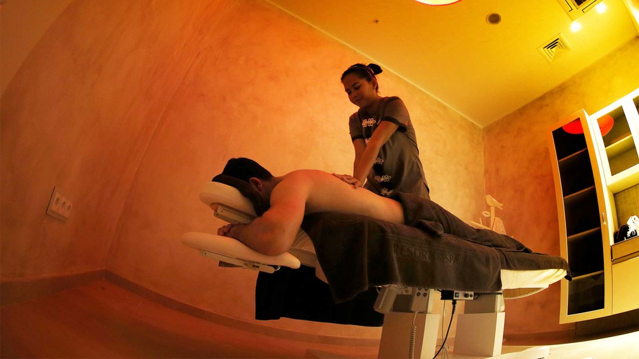 <strong>Not just oil baths:</strong> Depending on your treatment plan, you might supplement your visit with physiotherapy, hydro-massages, paraffin treatments and aromatherapy hydrobaths. 
