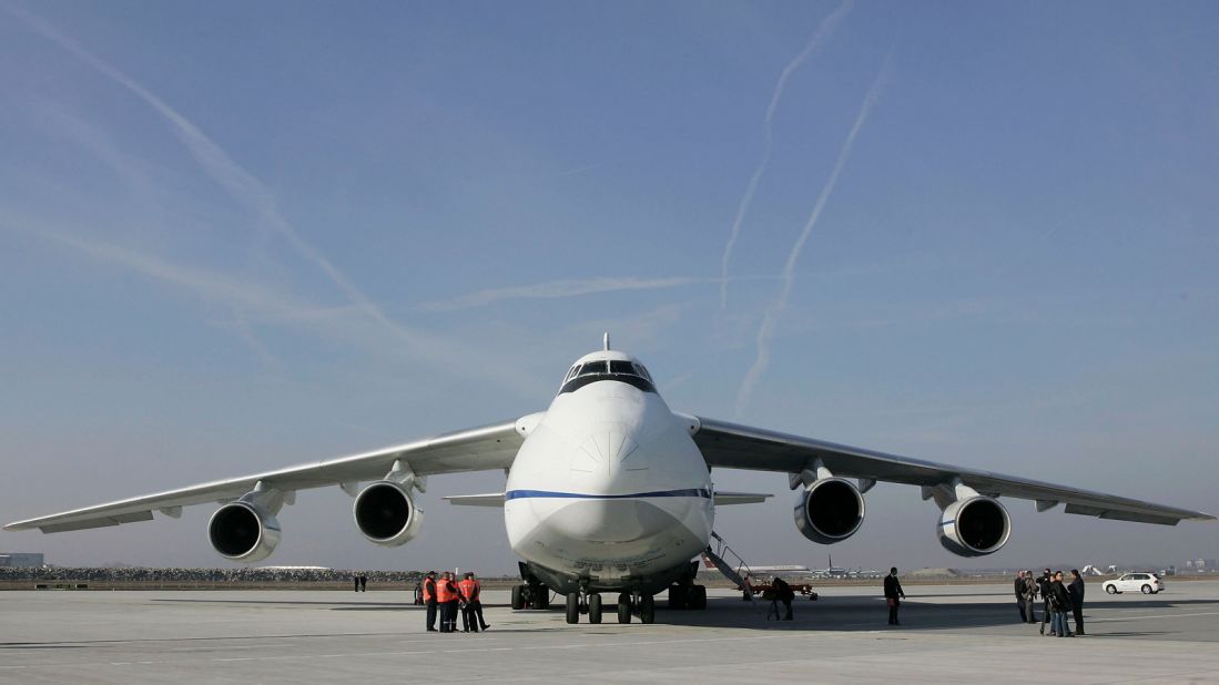 <strong>Antonov An-124: </strong>This Antonov design bureau product, currently in service with the Russian Air Force, is the largest military transport aircraft and was also the biggest mass-produced aircraft until the Boeing 747-8F came along.