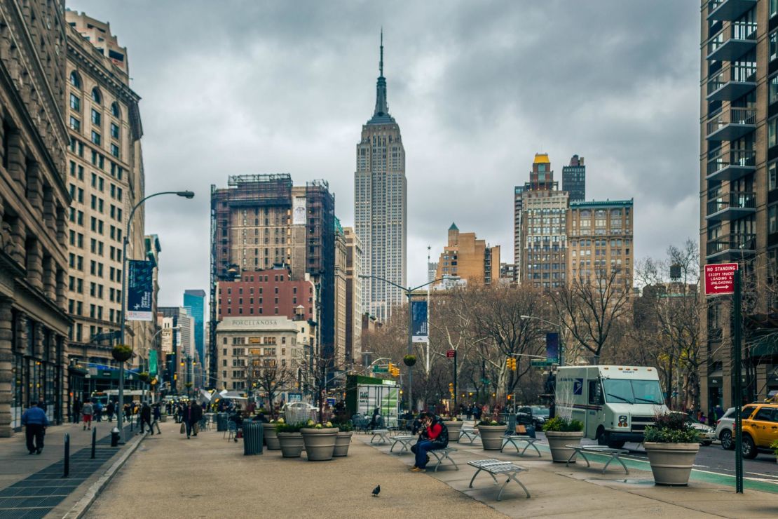 The Flatiron and Gramercy districts, Manhattan, seen from Broadway; view towards Uptown and Upper Manhattan, with the Empire State Building in the center.