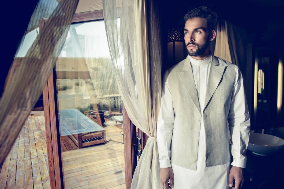 Hatem Al-akeel is bringing a modern fashion sensibility to the thobe -- the traditional long-sleeved, ankle-length tunic worn by men throughout the Arabian Peninsula. 