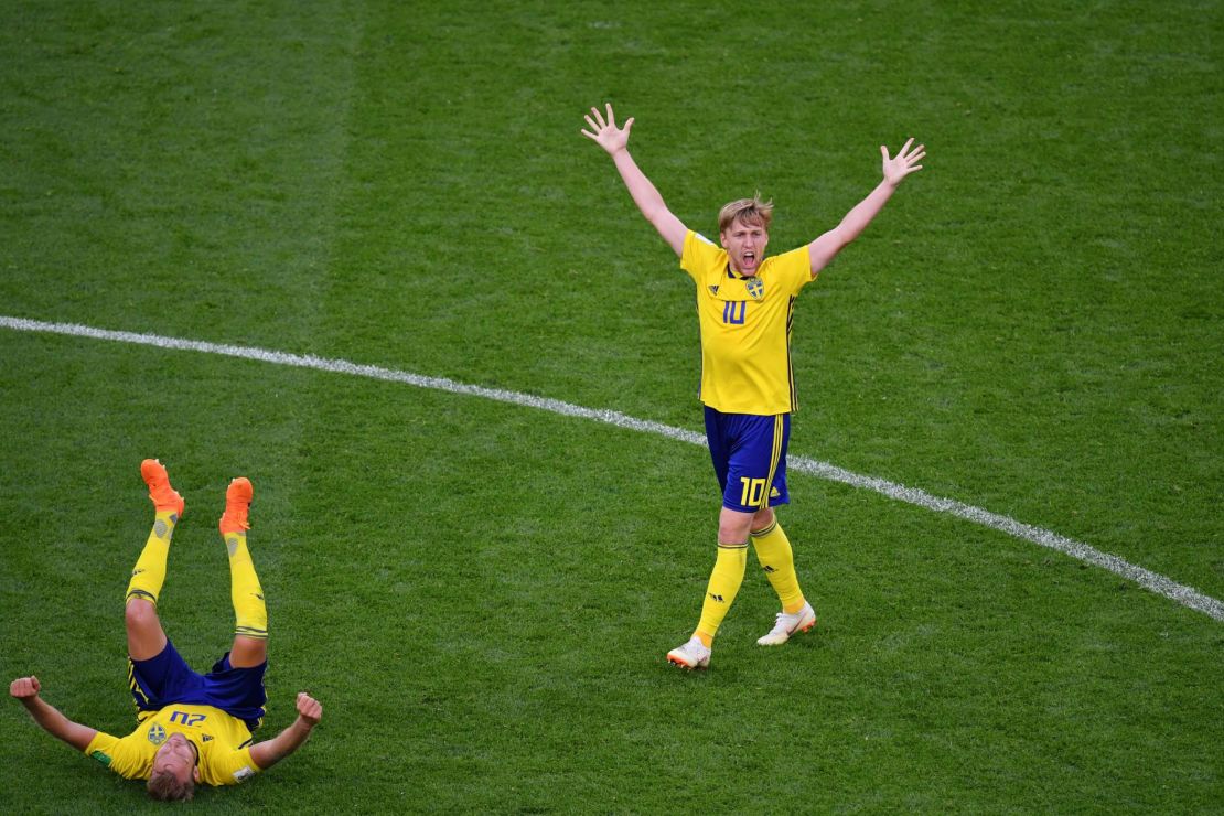 Sweden beat Mexico 3-0 to advance along with the Mexicans from Group F.