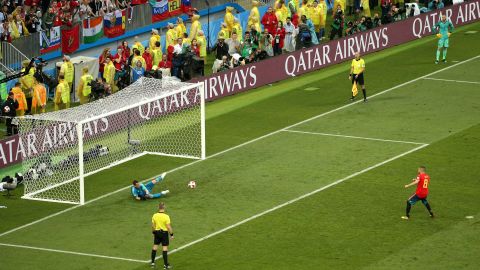 Koke misses Spain's third penalty