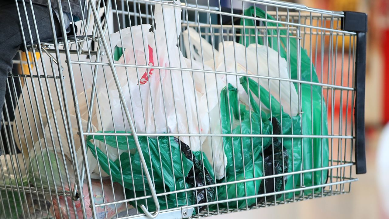 New limits on single-use plastic bags in Australia have met some resistance. 