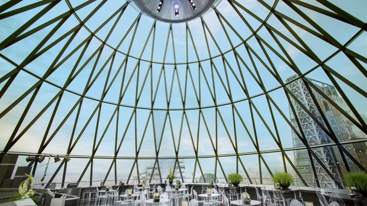 The public will soon be able to dine at the top of one of London's favorite buildings. 