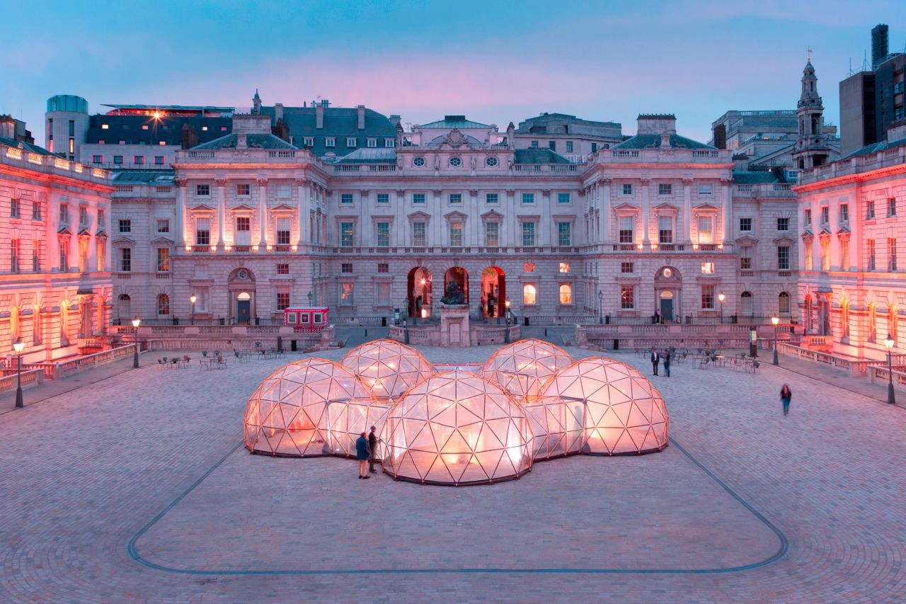 To highlight the global air pollution problem, British artist Michael Pinsky reproduced the air quality of five different locations in a series of inter-connected "Pollution Pods."