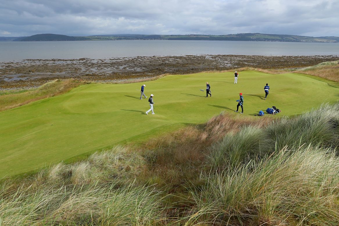 https://media.cnn.com/api/v1/images/stellar/prod/180705102522-best-golf-courses-scotland-castle-stuart-1.jpg?q=w_3000,h_2000,x_0,y_0,c_fill/h_778