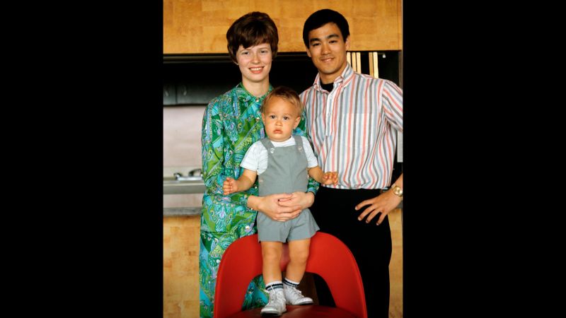 Bruce lee sales family photos