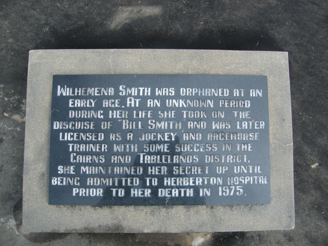 Until 2005, Smith was buried in an unmarked grave.