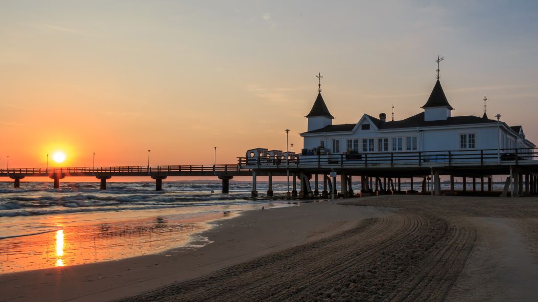 <strong>Ahlbeck Beach, Usedom:</strong> This stunning beach stretches 42 kilometers across the border into Świnoujście in Poland, and is home to the 280-meter-long Seebrücke, the oldest preserved pier in Germany.