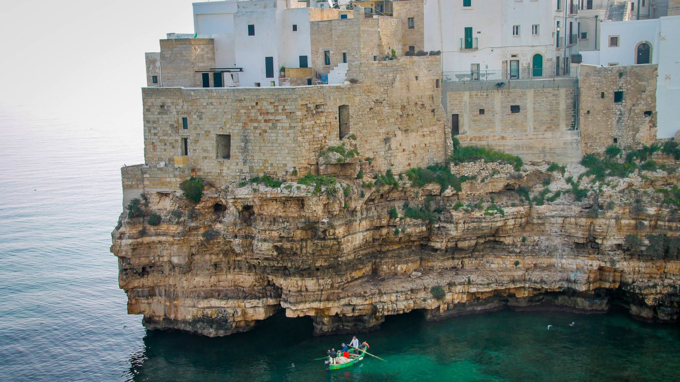 <strong>Clifftop escapes:</strong> When the beach gets too crowded, locals escape to terraces on the surrounding cliffs, which lead to a warren of tiny streets containing shops and restaurants. 