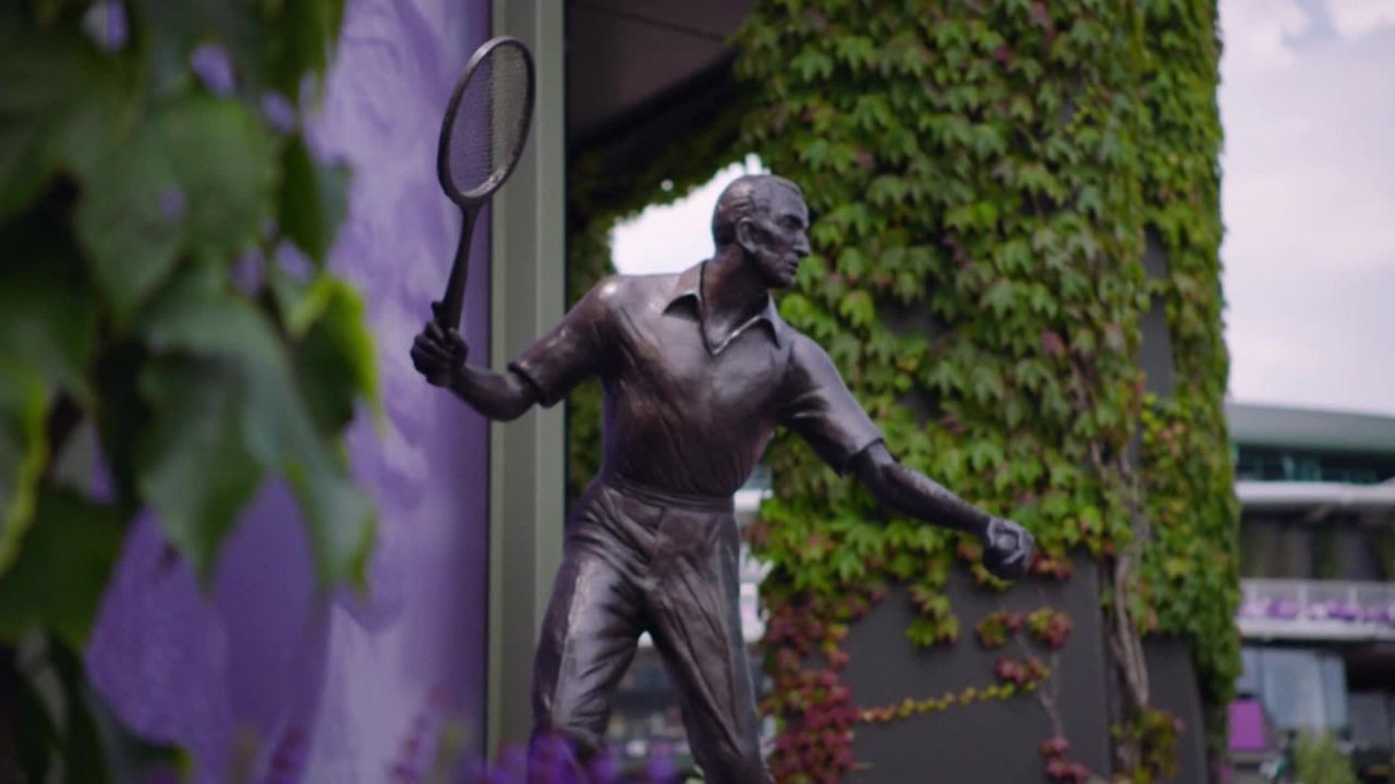 World No.1 Simona Halep Exits Wimbledon In 3rd Round spt_00003818.jpg