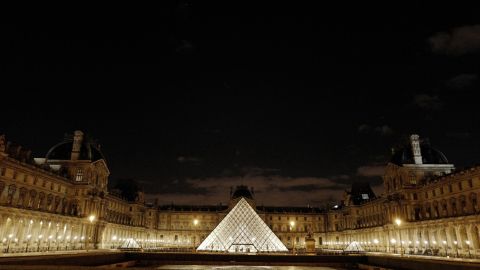 The Louvre is the most popular museum in the world.