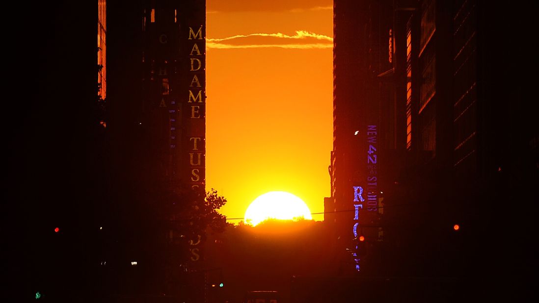 <strong>Grab your camera:</strong> Manhattanhenge occurs on July 12 and 13, 2018. 