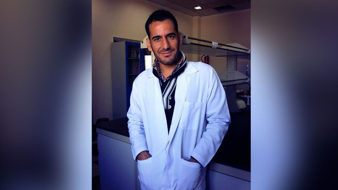 Majhor studying biology at Sinjar University in 2013.