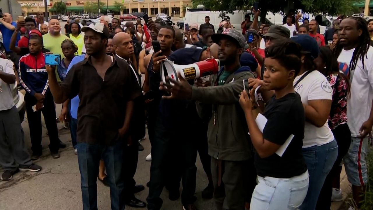 01 Chicago police shooting protests 0714