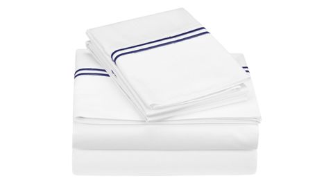 <a href="https://amzn.to/2z6Oe1C" target="_blank" target="_blank"><strong>Pinzon 440-Thread Count Egyptian Cotton Sheet Set, $48.60</strong></a>